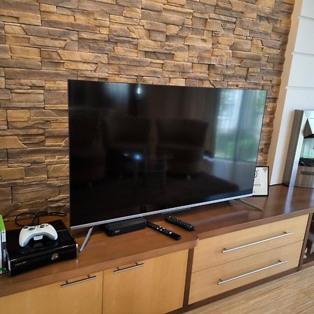 Uroczy Apartament Przy Deptaku Z Parkingiem. 폴라니카-즈루이 외부 사진