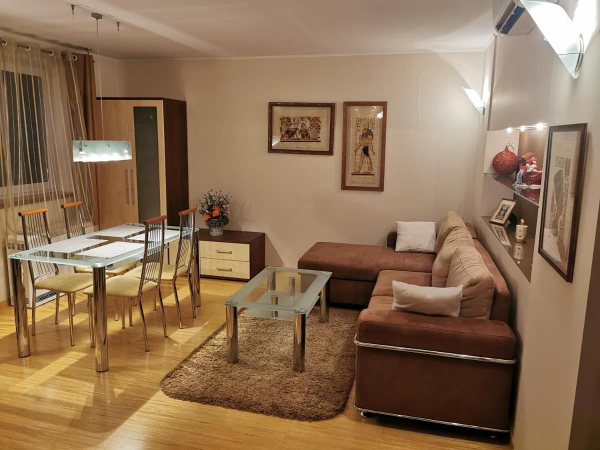 Uroczy Apartament Przy Deptaku Z Parkingiem. 폴라니카-즈루이 외부 사진