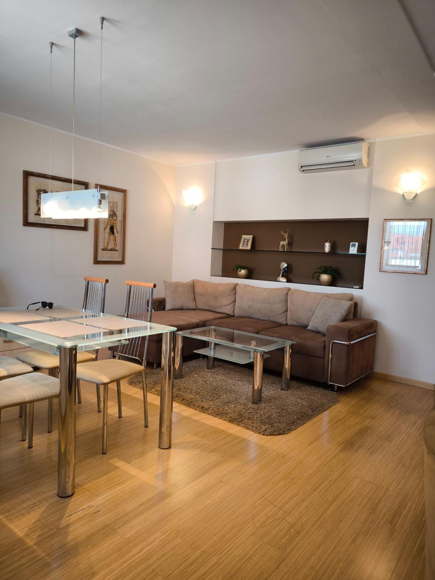 Uroczy Apartament Przy Deptaku Z Parkingiem. 폴라니카-즈루이 외부 사진