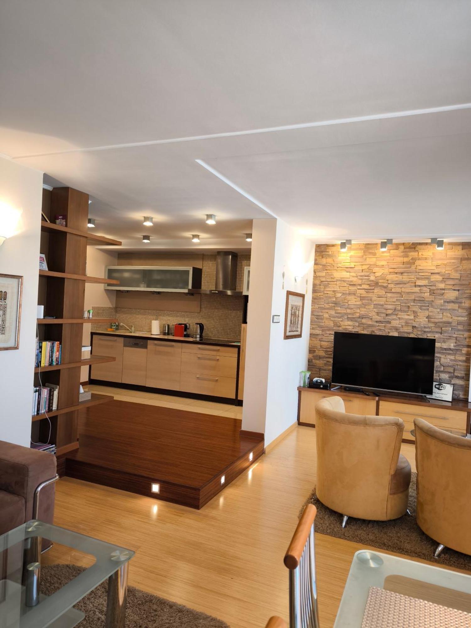 Uroczy Apartament Przy Deptaku Z Parkingiem. 폴라니카-즈루이 외부 사진